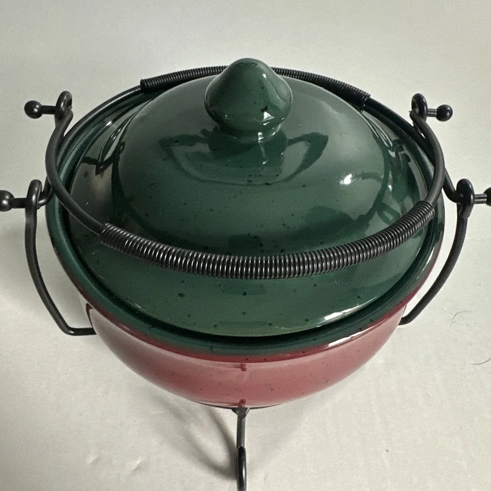 Vintage Speckled Stoneware Bean /Soup Pot With Iron Trivet
